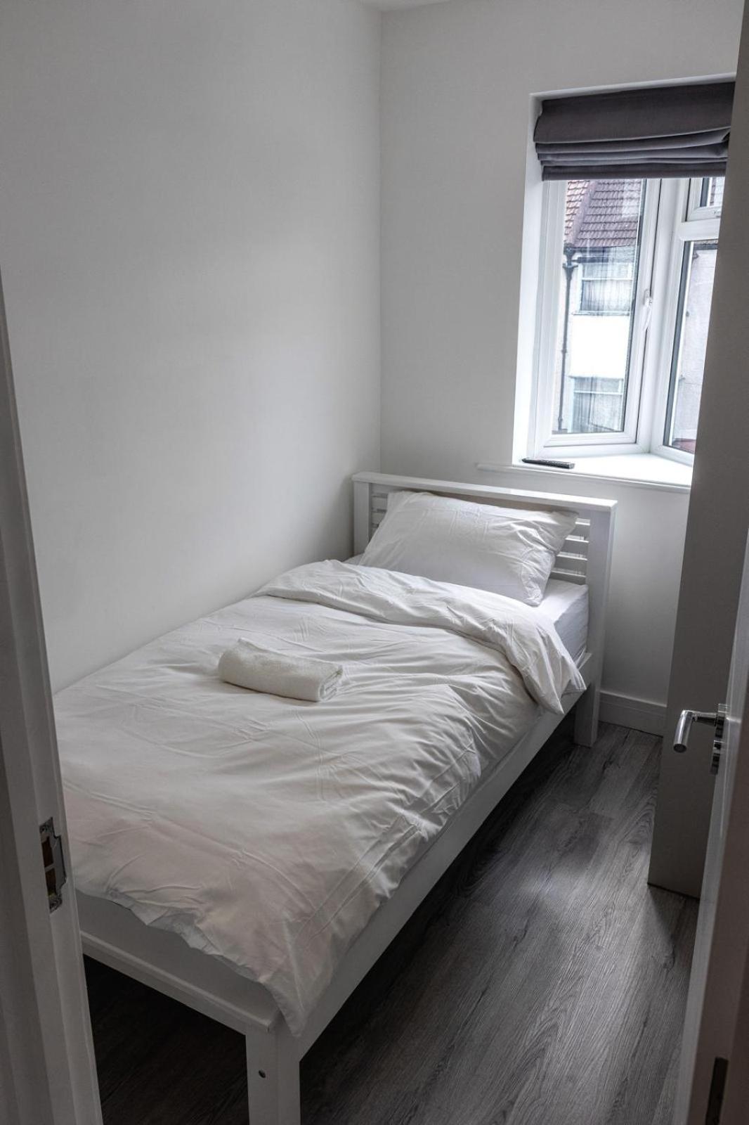 Modern Home With Driveway Parking For 2 Vehicles, Near Tottenham Hotspur Stadium, White Hart Lane Train Station 런던 외부 사진